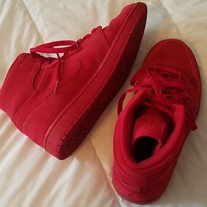 AIR JORDAN 1 RETRO RED HIGH RISE